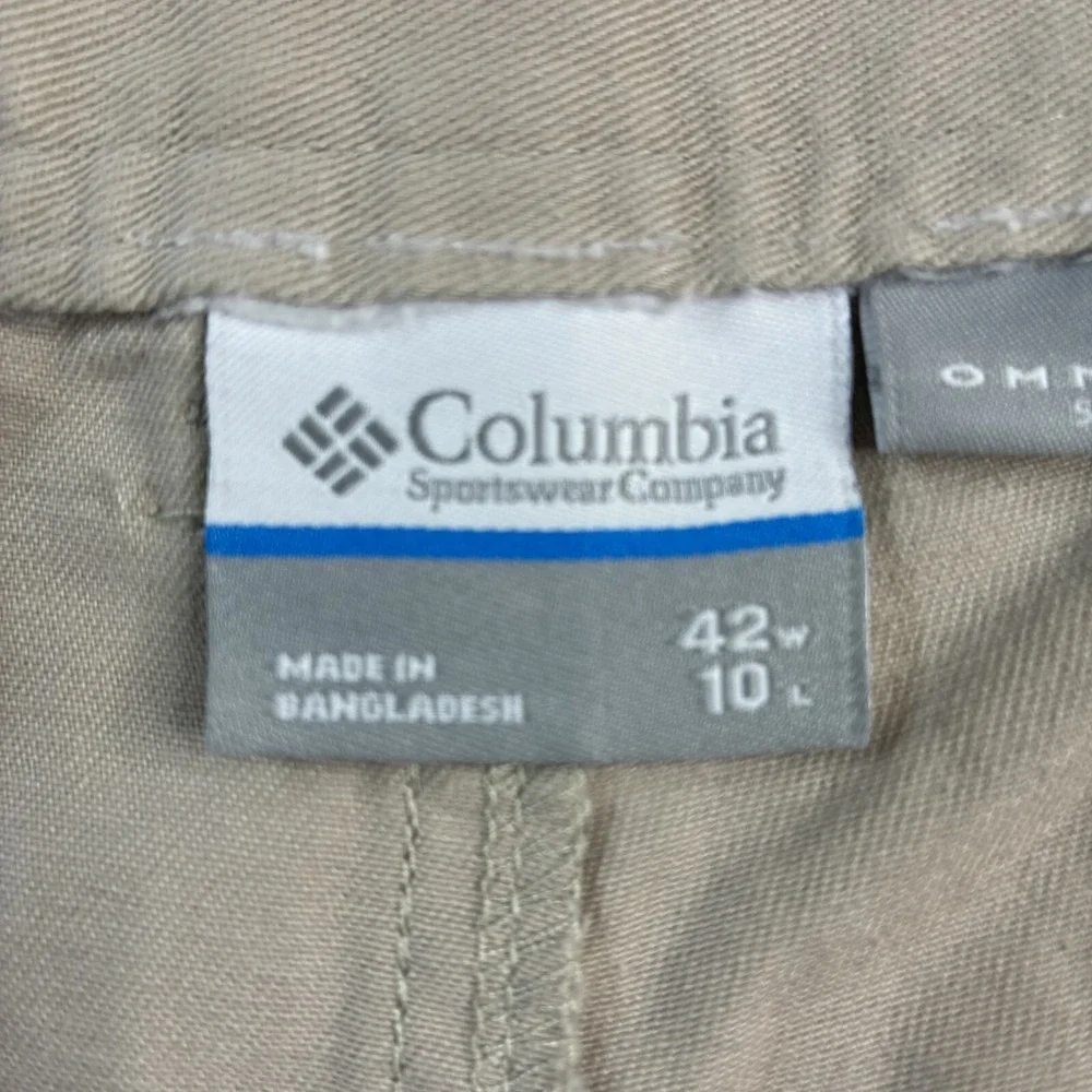Columbia Mens Size 42 Light Beige Omni-Shade Casual Outdoor Cargo Shorts Zip Fly